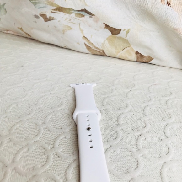 For Apple Watch White Silicone Band - Picture 5 of 8